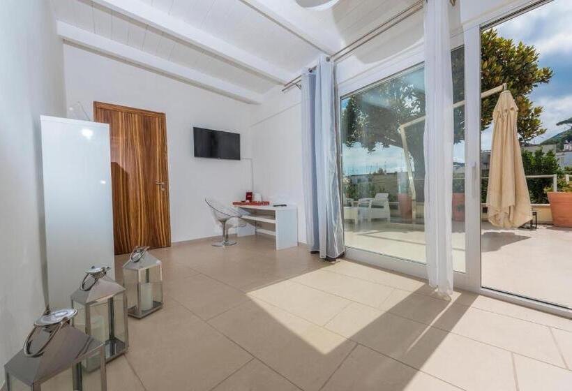 Полулюкс Одноместный с Террасой, Marina 10 Design Hotel & Spa