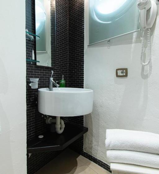 غرفة سوبيريور ثلاثية, Marina 10 Design Hotel & Spa