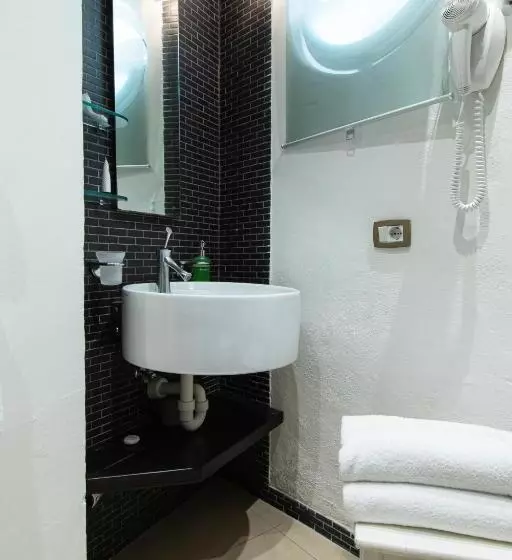 スーペリアトリプルルーム, Marina 10 Design Hotel & Spa