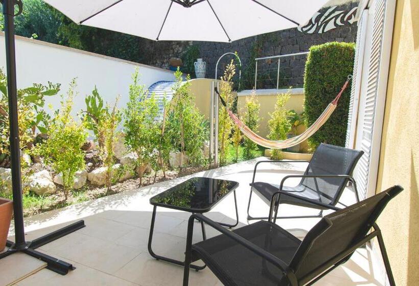 غرفة سوبيريور ثلاثية, Marina 10 Design Hotel & Spa