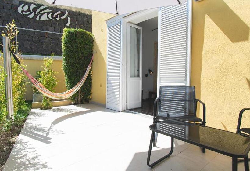 غرفة سوبيريور ثلاثية, Marina 10 Design Hotel & Spa