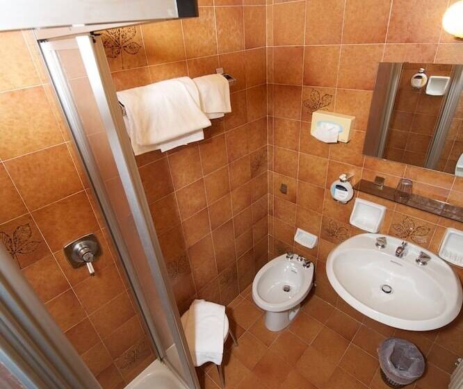 标准单人间, Montana