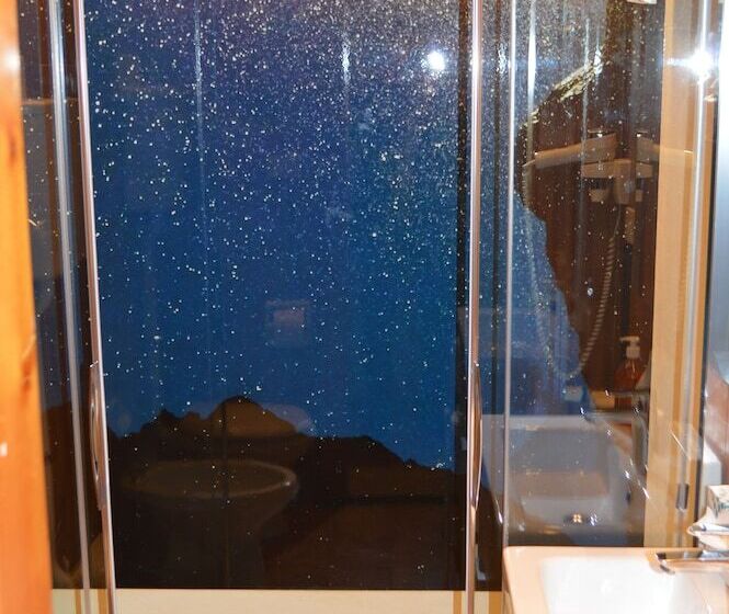 高级单人间, Montana