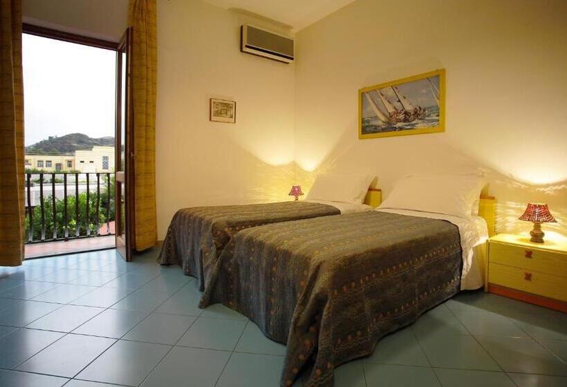 스탠다드 트리플 룸, Oriente