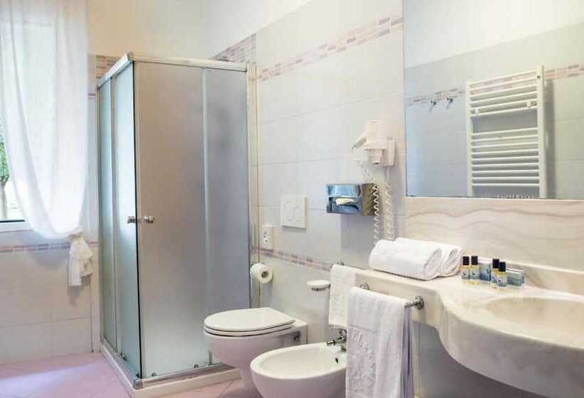 חדר סופריור צדדי נוף לים, Park Hotel Marinetta   Beach & Spa