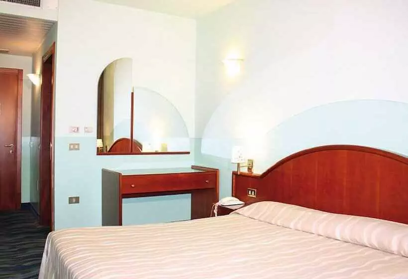 اتاق کلاسیک چهارنفره, Porto Azzurro