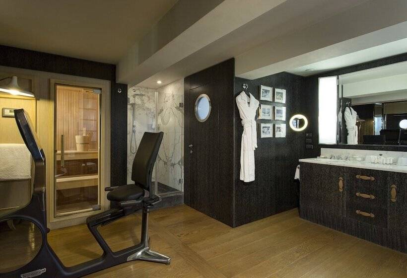 חדר פנטהאוז, Portrait Roma  Lungarno Collection