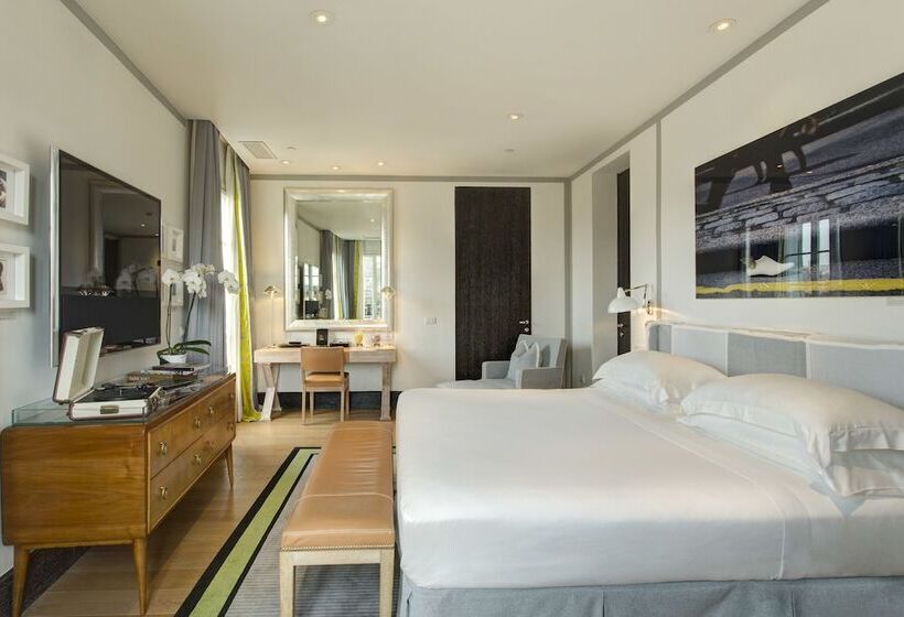 חדר פנטהאוז, Portrait Roma  Lungarno Collection