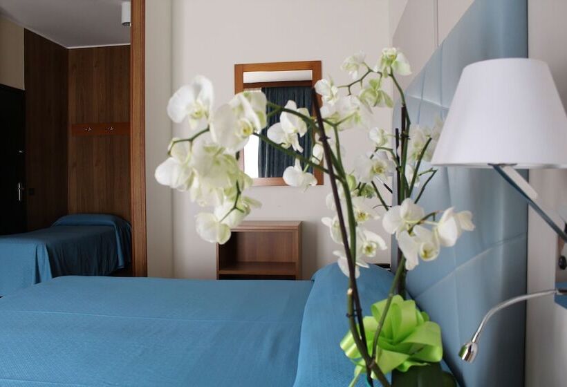اتاق استاندارد چهار تخته, Residence Holiday