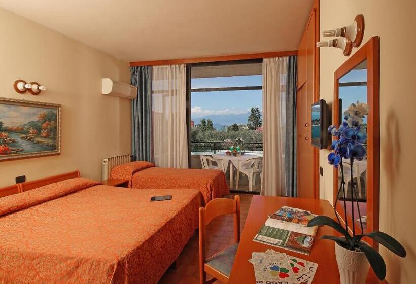 Номер Стандарт Трехместный, Residence Holiday