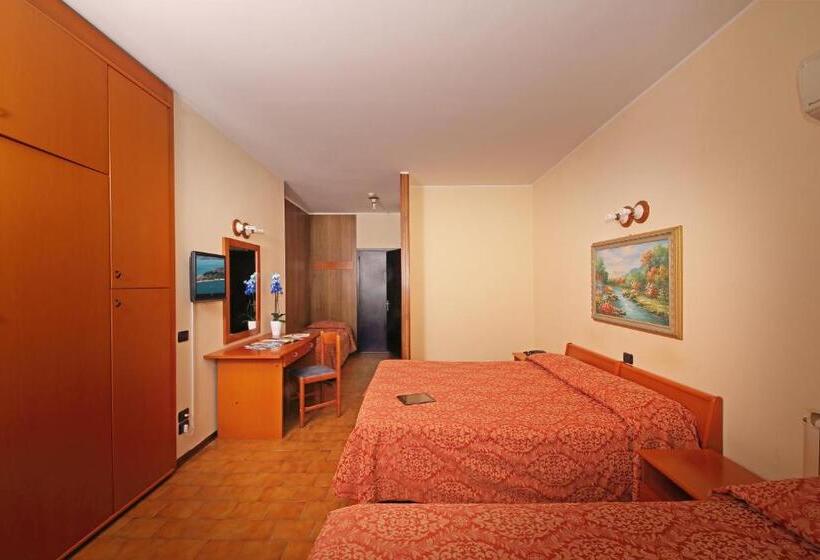 Номер Стандарт Трехместный, Residence Holiday