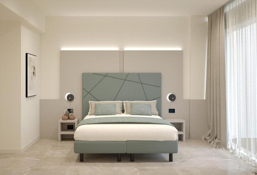 اتاق استاندارد سه نفره, Residence Holiday