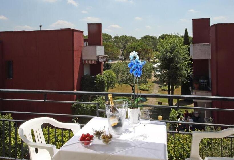 Четырехместный Номер Стандарт, Residence Holiday