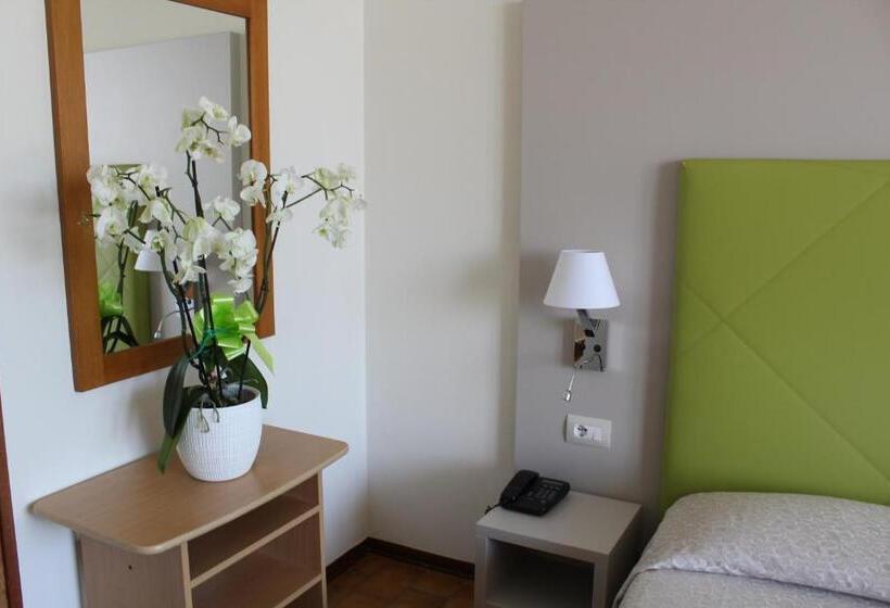 Четырехместный Номер Стандарт, Residence Holiday