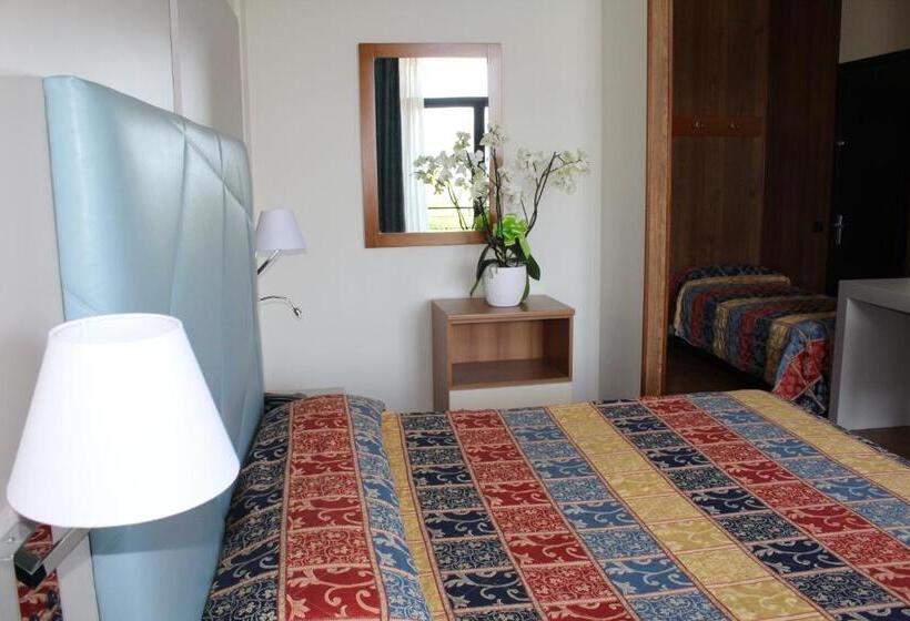 Четырехместный Номер Стандарт, Residence Holiday