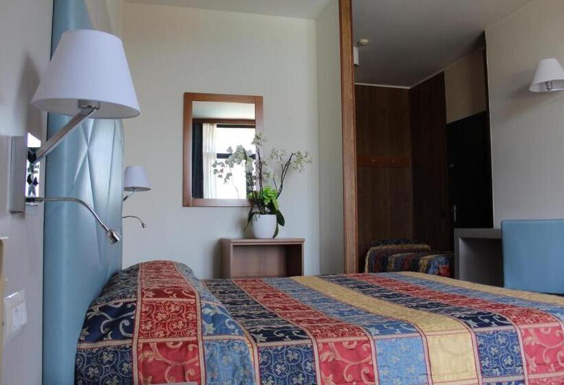 Номер Стандарт Трехместный, Residence Holiday