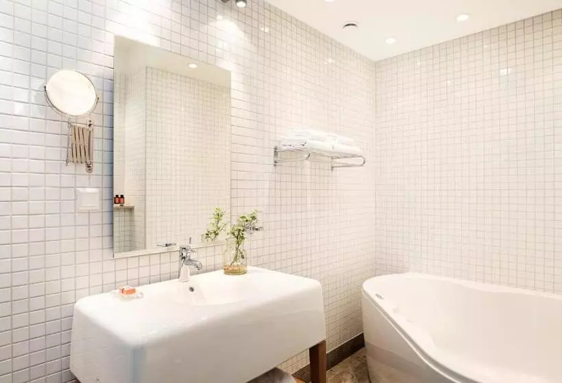 سوئیت با وان آب گرم, Profilhotels Riddargatan