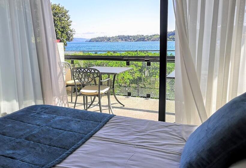 סוויטת ג'וניור נוף לאגם, Salo Du Parc