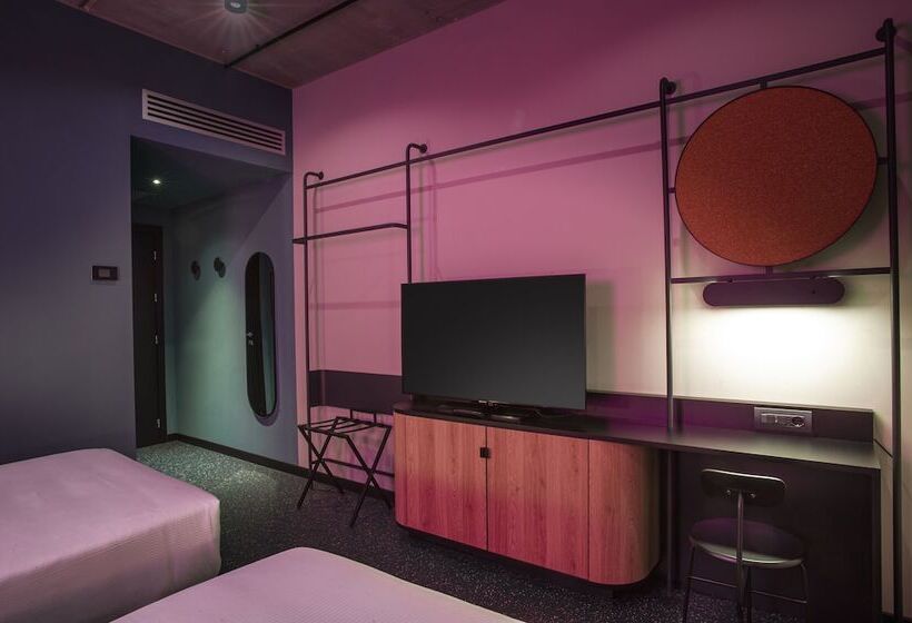 غرفة قياسية, Stay