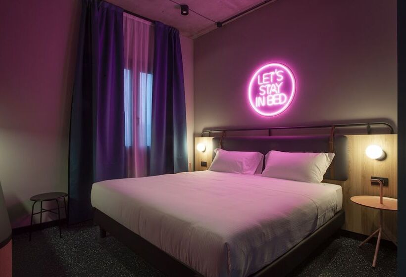 غرفة قياسية, Stay