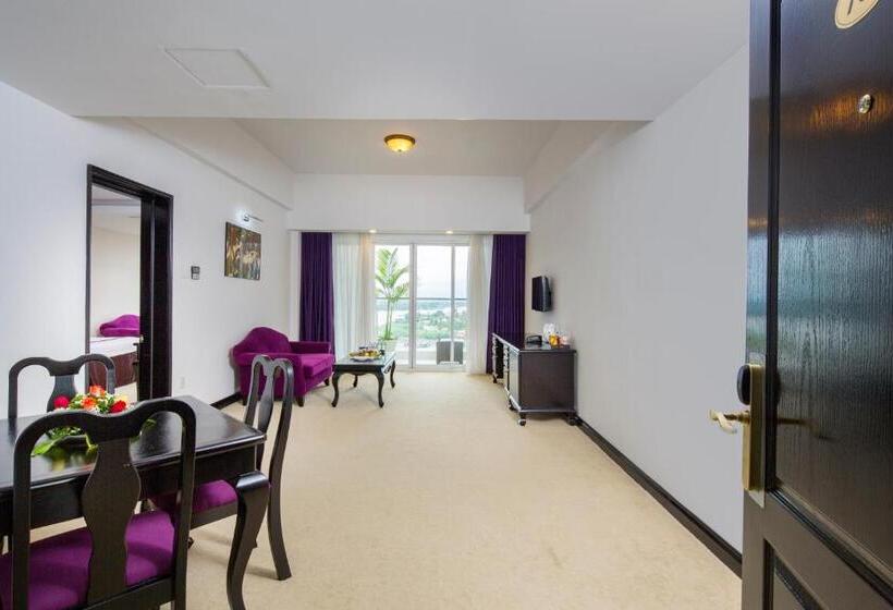 سوئیت با چشم‌انداز رودخانه, Ttc Hotel   Can Tho