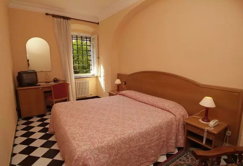 اتاق استاندارد سه نفره, Villa Fieschi