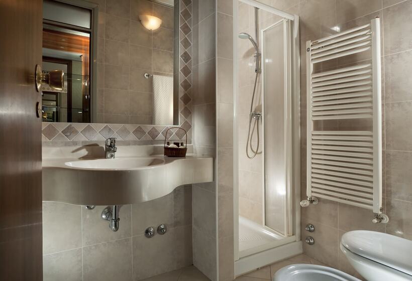 اتاق استاندارد, Waldorf Suite