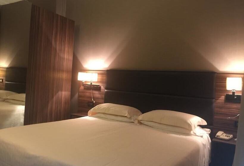 اتاق استاندارد, Waldorf Suite