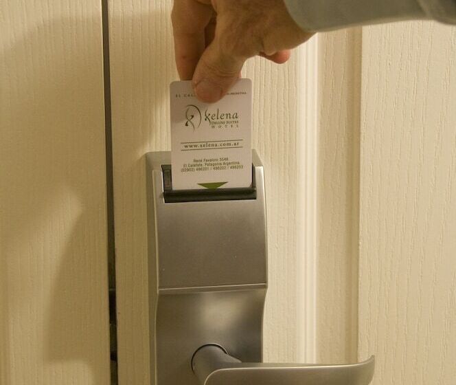 レイクビュースタンダードルーム, Xelena Hotel & Suites