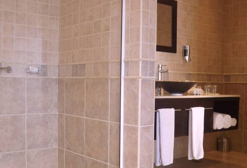 デラックススイート, Xelena Hotel & Suites