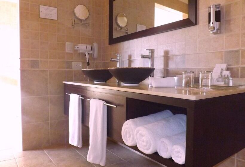 デラックススイート, Xelena Hotel & Suites