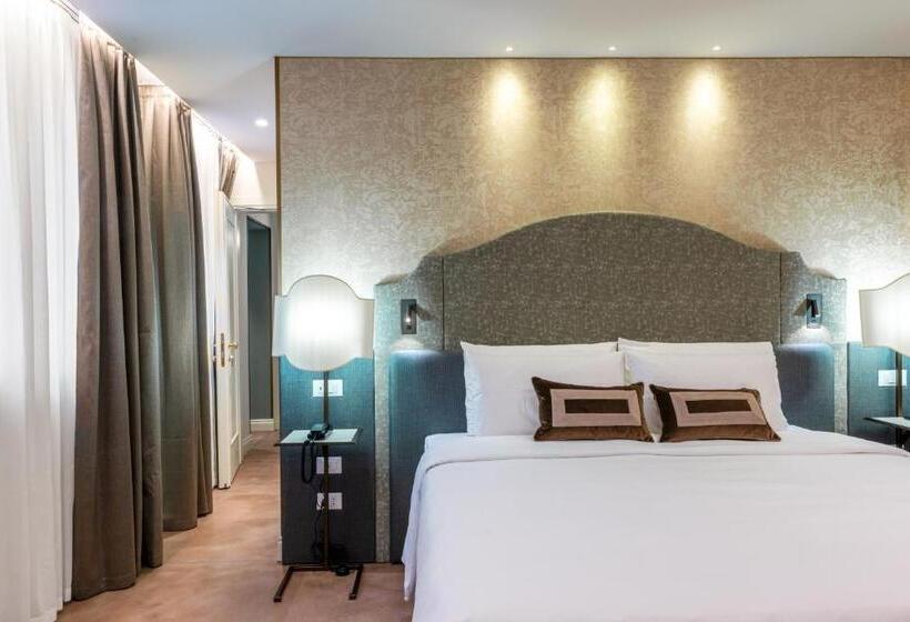 سوییت جونیور با بالکن, Acca Hotel