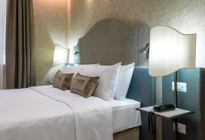 Quarto superior, Acca Hotel