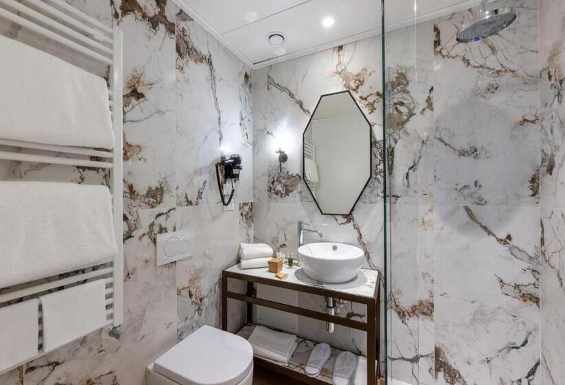 اتاق سوپریور, Acca Hotel