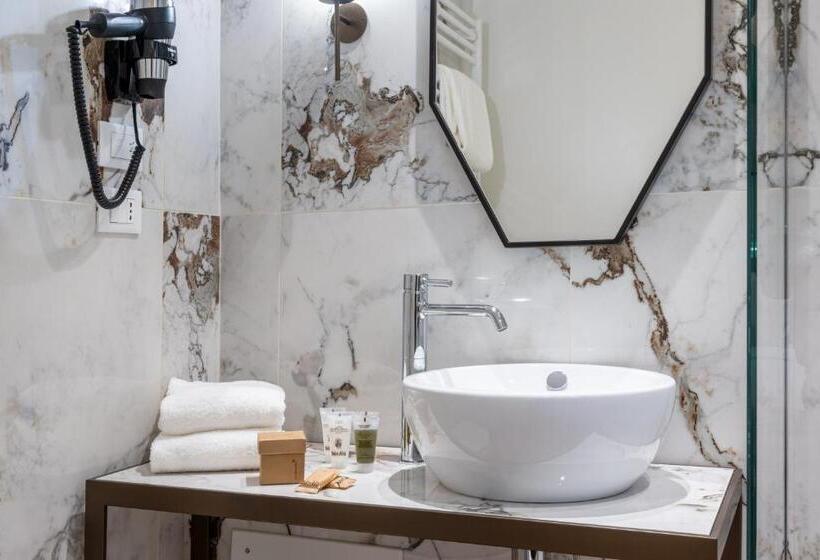 اتاق سوپریور, Acca Hotel