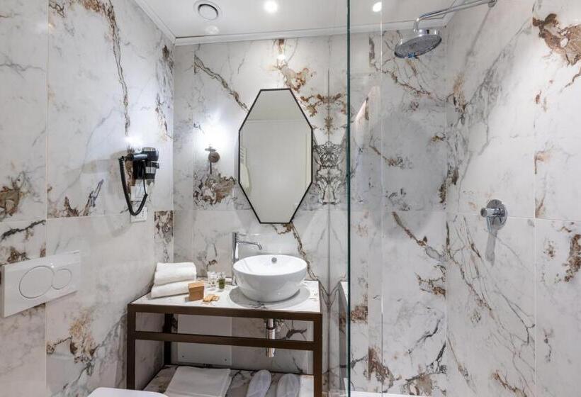 اتاق سوپریور, Acca Hotel