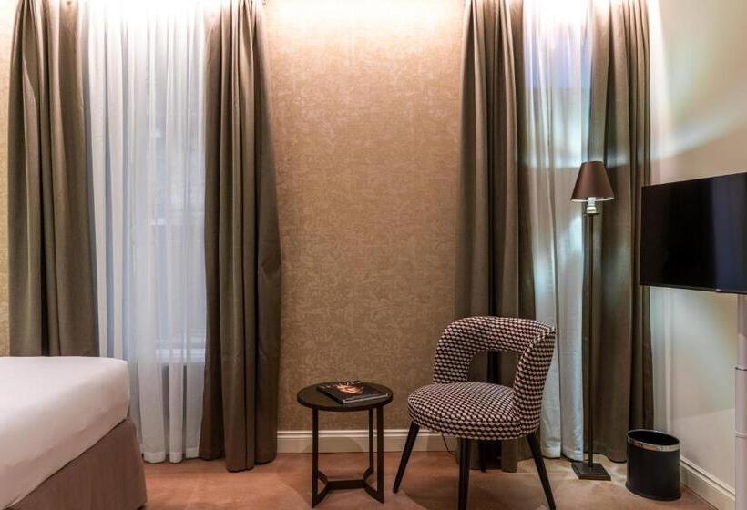 Quarto Deluxe com Balcão, Acca Hotel