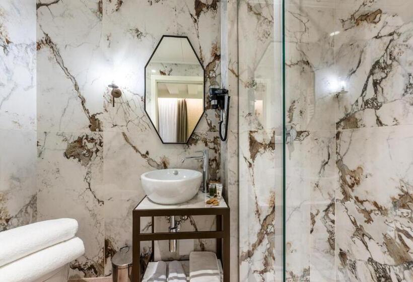 اتاق لوکس با بالکن, Acca Hotel