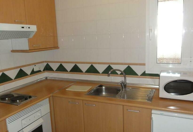 ２ベッドルームアパートメント, Arena Center