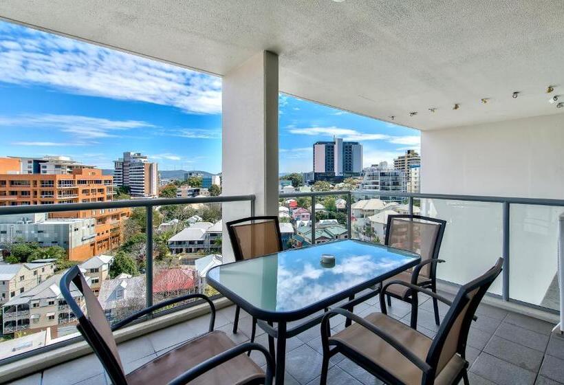 דירת חדר, Flynn Brisbane