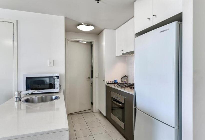 דירת חדר, Flynn Brisbane