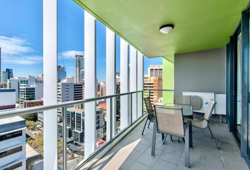 Апартаменты 2 Спальни, Flynn Brisbane