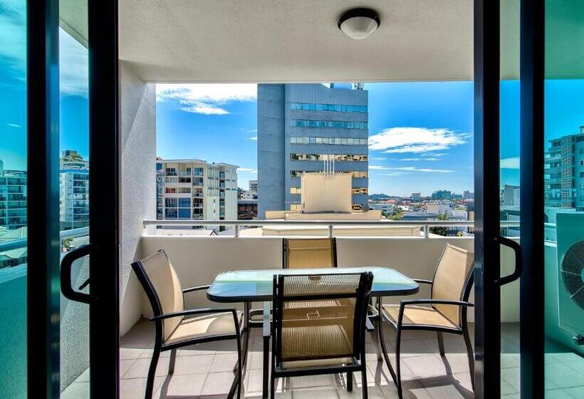 דירת שני חדרים, Flynn Brisbane