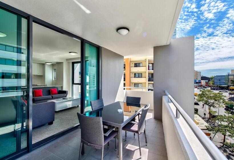 דירת אקזקיוטיב 2 חדרים, Flynn Brisbane