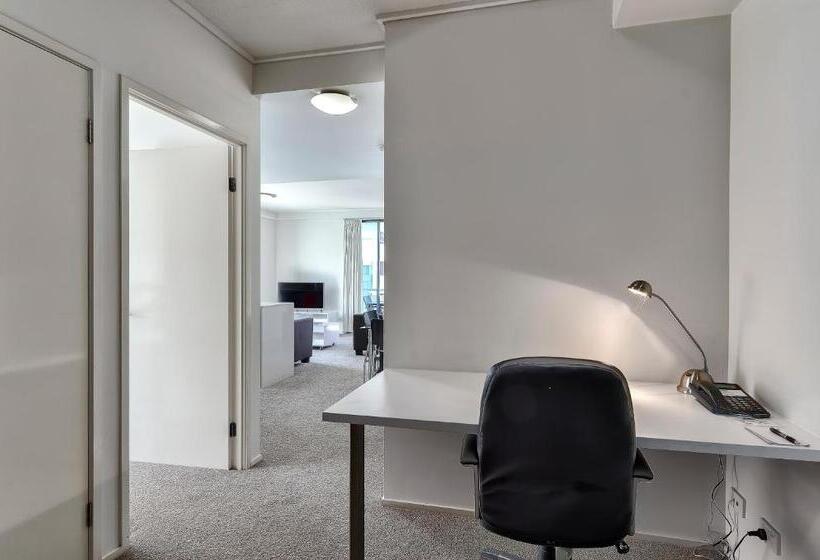 דירת אקזקיוטיב 2 חדרים, Flynn Brisbane