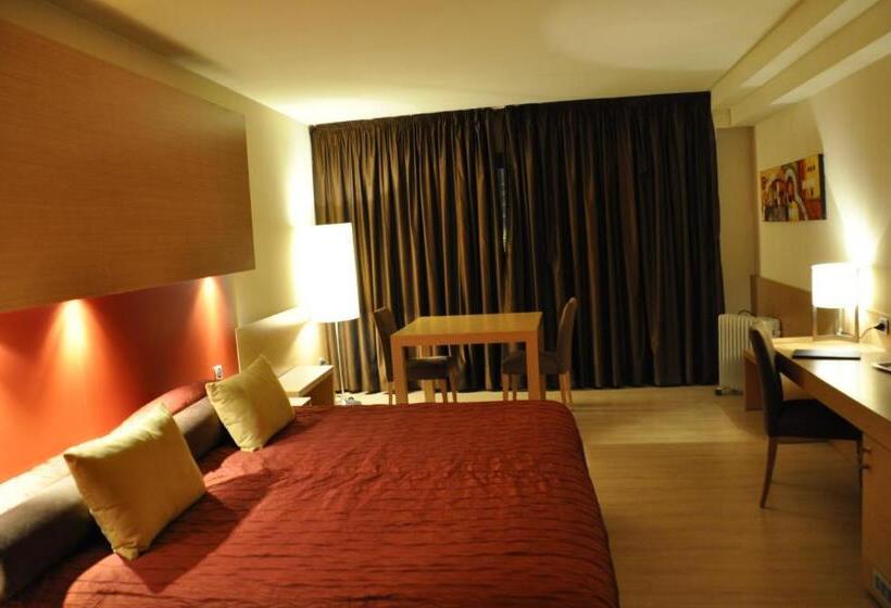 اتاق لوکس خانوادگی, Wuau! Hotel Galanthus & Spa