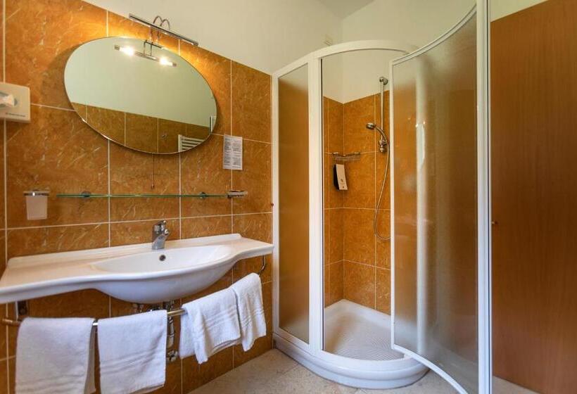 스탠다드 트리플 룸 가든 전망, Garnì Orchidea