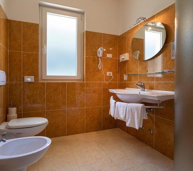 스탠다드 트리플 룸 가든 전망, Garnì Orchidea