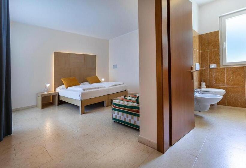 스탠다드 트리플 룸 가든 전망, Garnì Orchidea