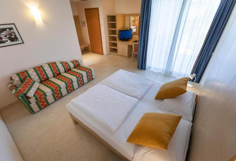 스탠다드 트리플 룸, Garnì Orchidea